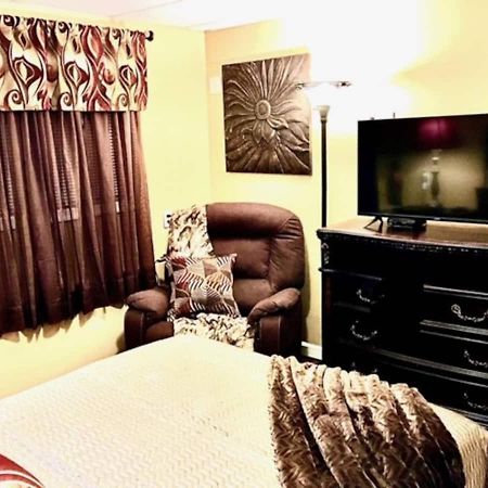 Apartamento Charity'S Haven II Waldorf Exterior foto