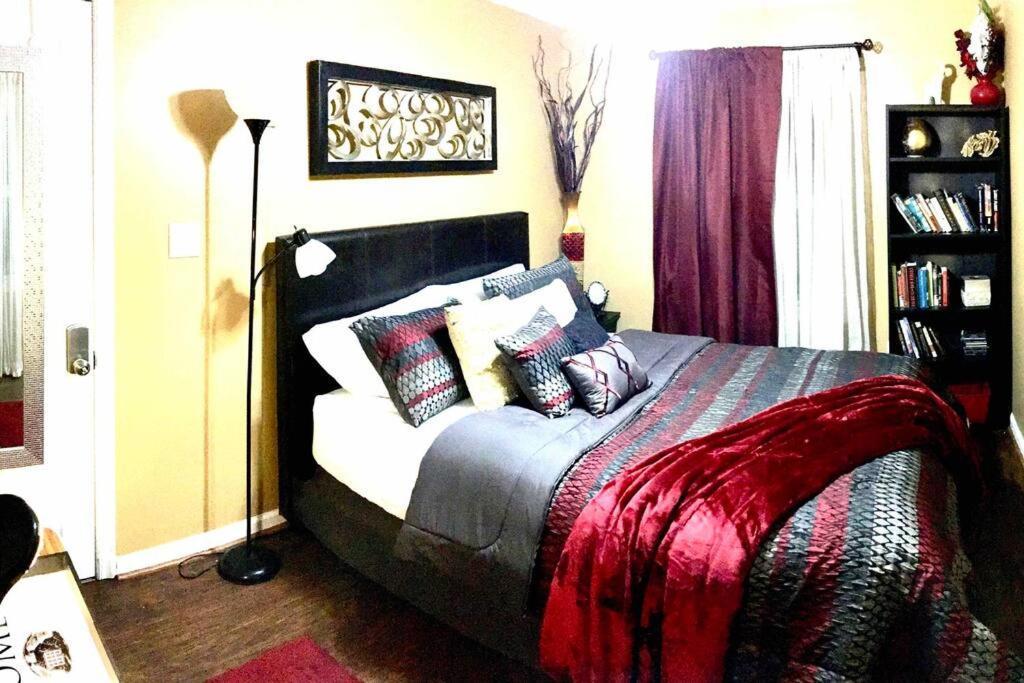 Apartamento Charity'S Haven II Waldorf Exterior foto