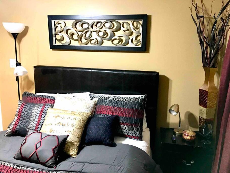 Apartamento Charity'S Haven II Waldorf Exterior foto