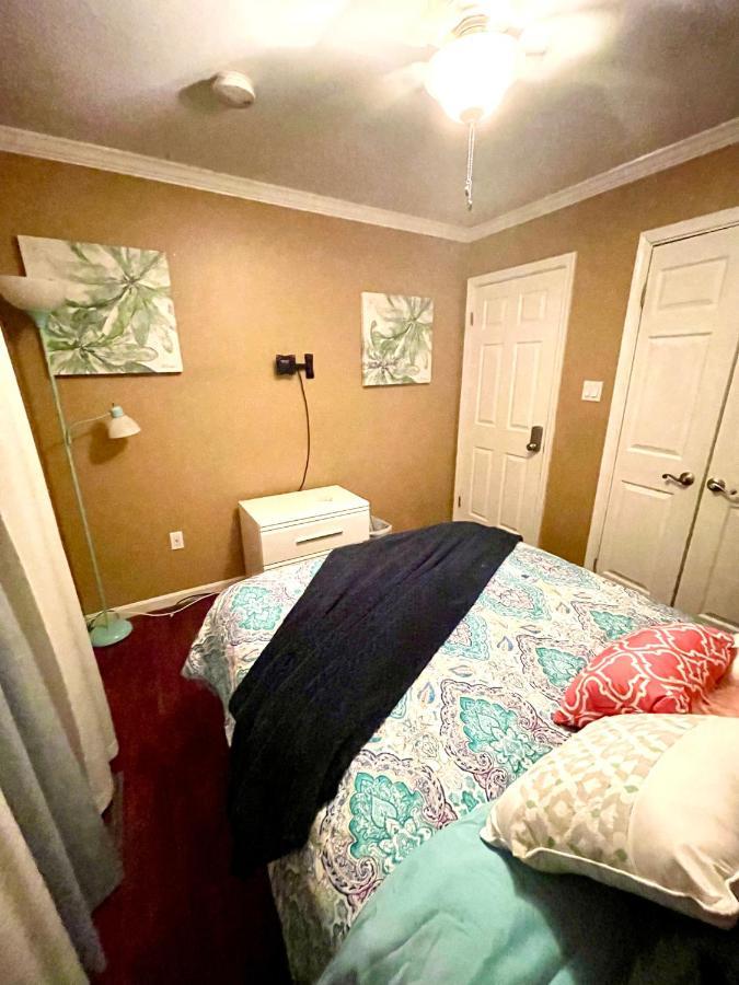 Apartamento Charity'S Haven II Waldorf Exterior foto
