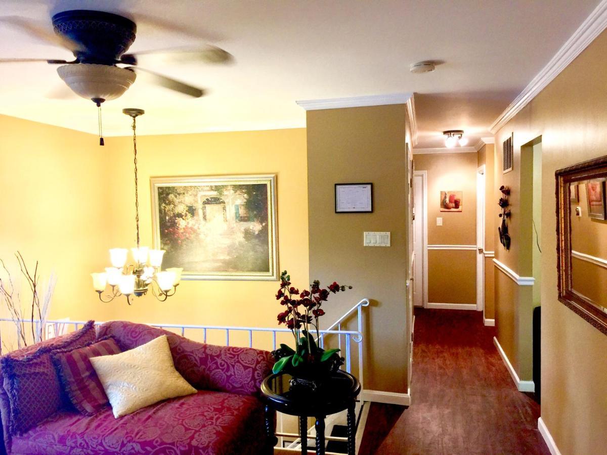 Apartamento Charity'S Haven II Waldorf Exterior foto